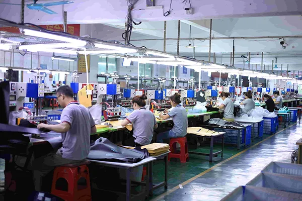 Dry Bag Manufacturer: OEM at Custom Waterproof Bag Production Guide